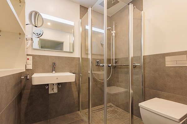Modernes Badezimmer
