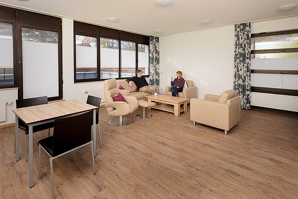 Lounge mit Menschen